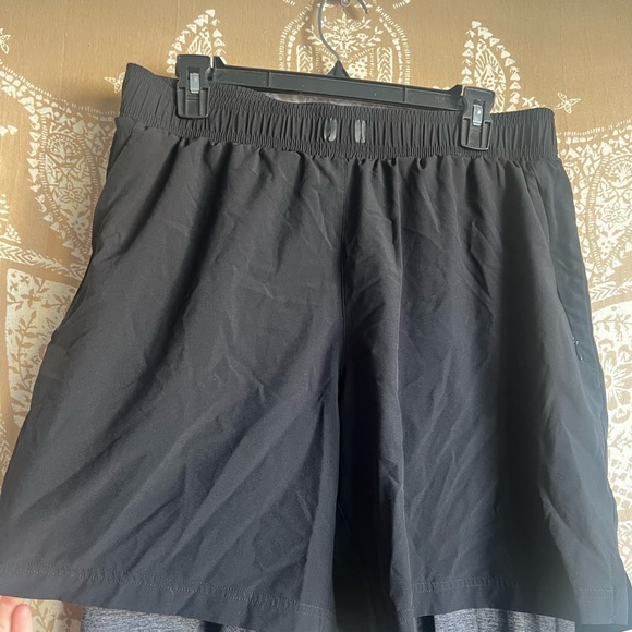 Alo Yoga Men’s Stability 2-in-1 Shorts & Tights - Picture 4 of 8